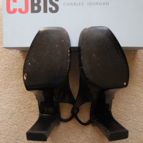 Charles Jourdan Black "Jagala Congo" 4" heels - Picture 4 of 8